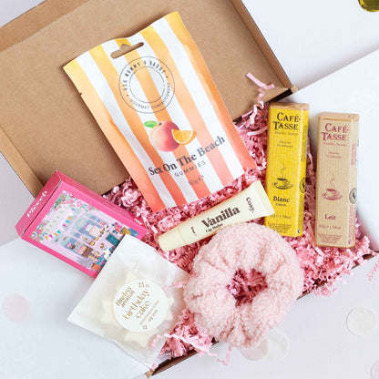 Cadeaubox It's your birthday met chocolade, gummies, puzzel en scrunchie van CaDo Depot