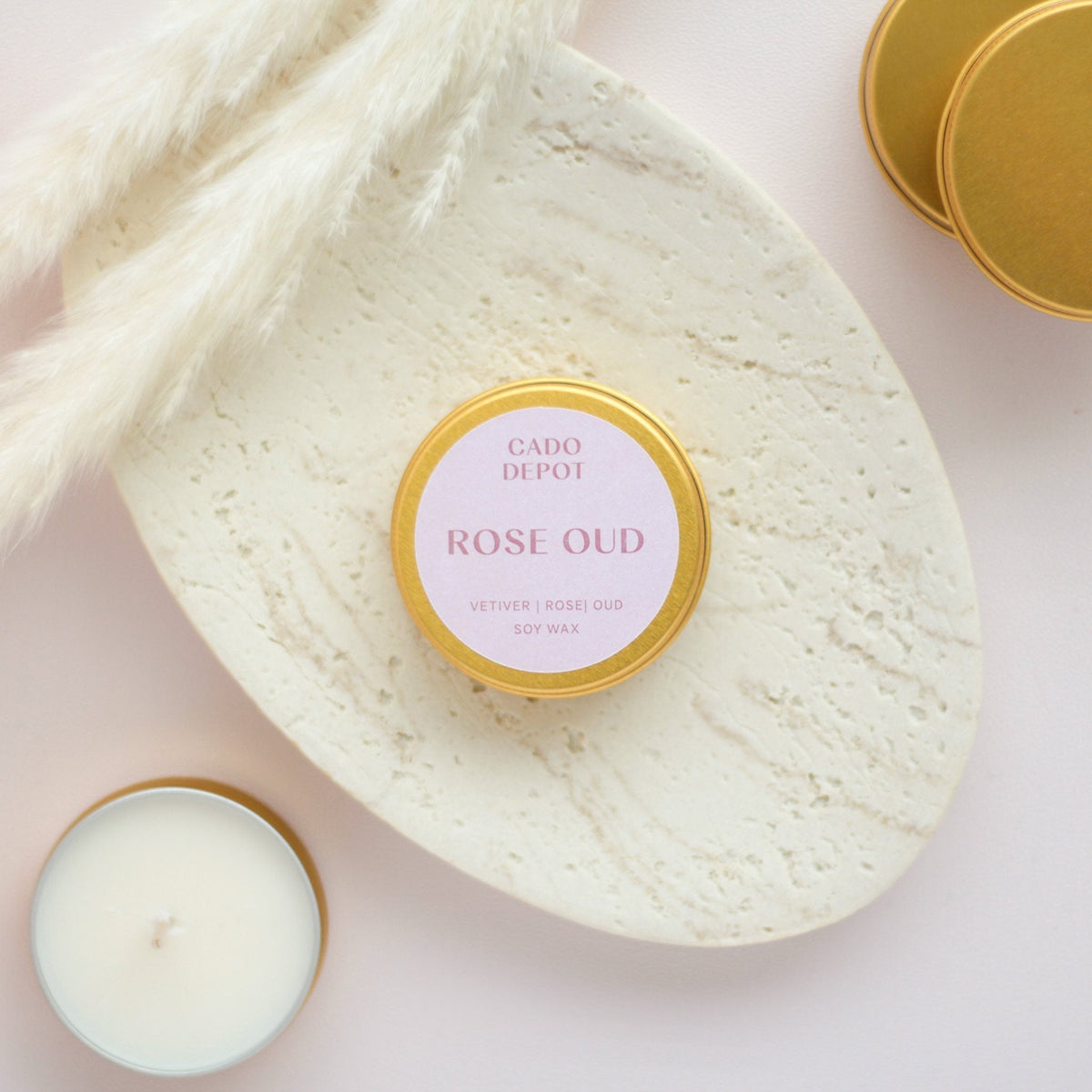 Geurkaars Rose & Oud in goudkleurig blikje van CaDo Depot