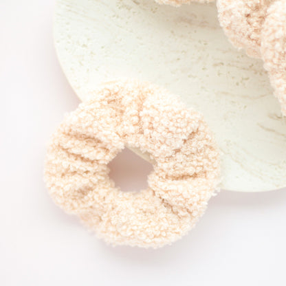 Teddy scrunchie beige